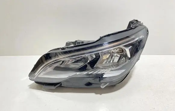 Peugeot 3008 II Headlight/headlamp 9810478180