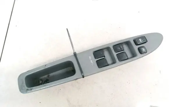 Toyota Avensis Verso Electric window control switch 8404044030 84040-44030