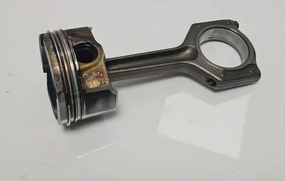 BMW 3 E92 E93 Piston with connecting rod 8497B