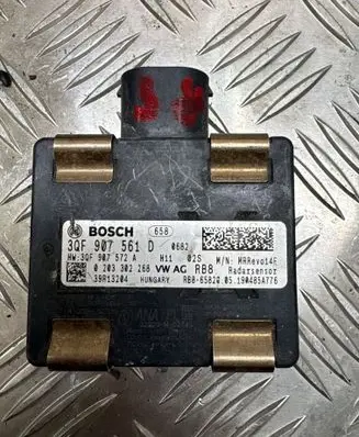 Volkswagen Golf VI Distronic sensor radar 3QF907561D 0203302268