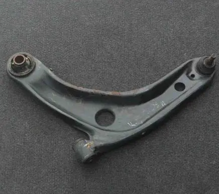 Toyota Yaris Front lower control arm/wishbone