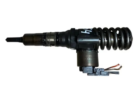 Audi A4 S4 B7 8E 8H Fuel injector 03G130073G 0414720404 0414720454