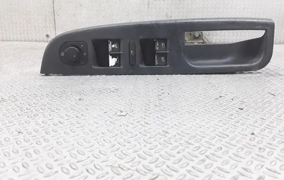 Volkswagen Jetta V Electric window control switch 1K4868049B
