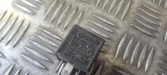 Volkswagen Golf II Other relay 191955529 5WK1704