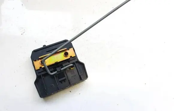 Opel Zafira A Seat back rest lock catch 24420228g