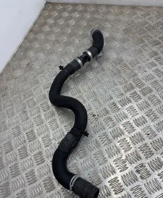 Coolant pipe/hose