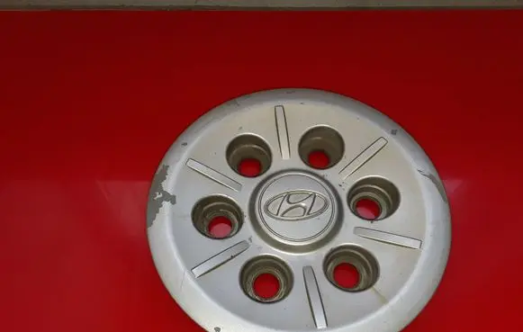 Hyundai H-1, Starex, Satellite Original wheel cap 529604H000