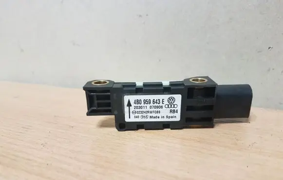Volkswagen Phaeton Airbag deployment crash/impact sensor 4B0959643E