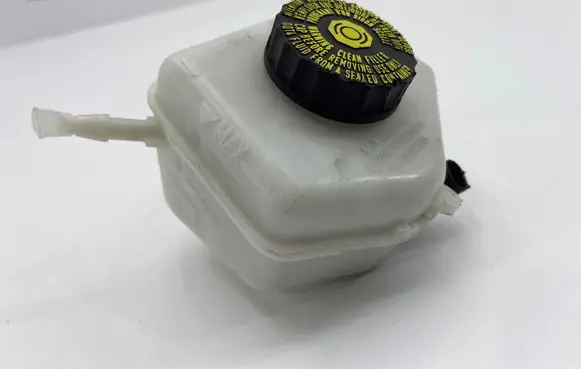 BMW 4 F32 F33 Brake fluid reservoir 7851569 17904410