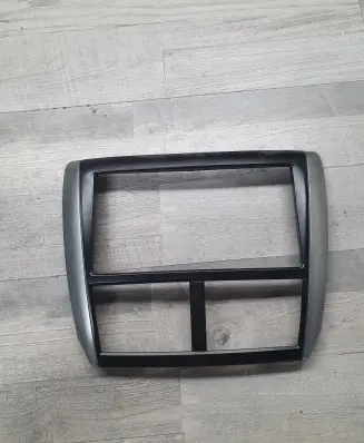 Radio/GPS head unit trim