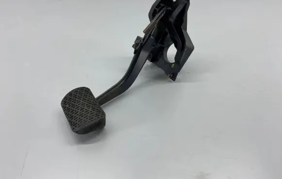 Mercedes-Benz S W220 Brake pedal A2202901119