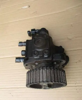 Opel Vectra C Fuel injection high pressure pump 0445010097 0055204599 01001321528