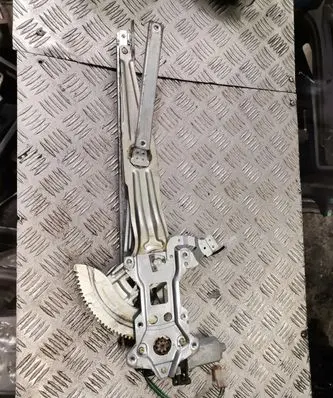 Mitsubishi Pajero Sport I Front door window regulator with motor mr144595