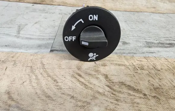 Renault Modus Passenger airbag on/off switch 8200169589 23170105