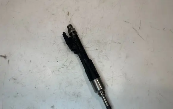 BMW 7 F01 F02 F03 F04 Fuel injector 7599876 13647599876 0261500136