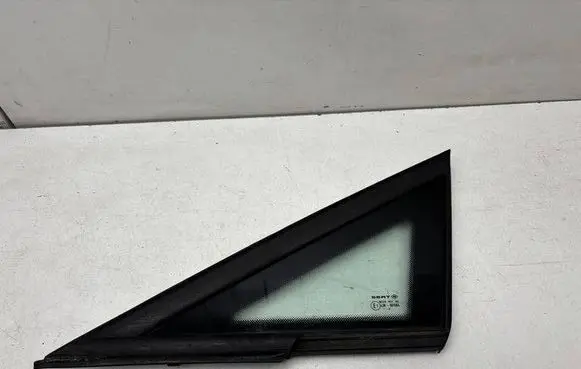 Seat Ibiza IV (6J,6P) Front triangle window/glass 6J0845411