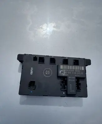 Mercedes-Benz C AMG W203 Door control unit/module 2038201585 A2038201585