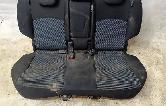 Nissan Note (E12) Second row seats 