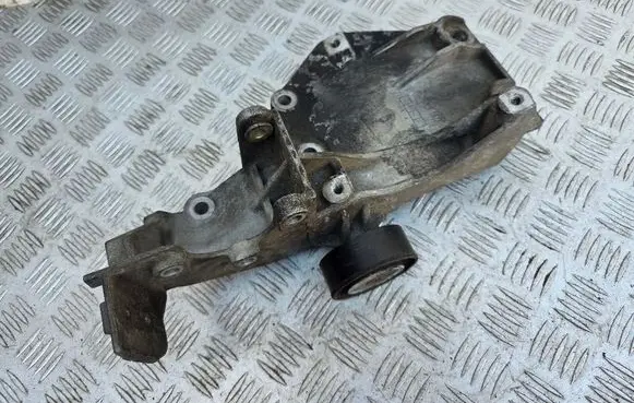 Opel Vectra C Generator/alternator bracket 55197248