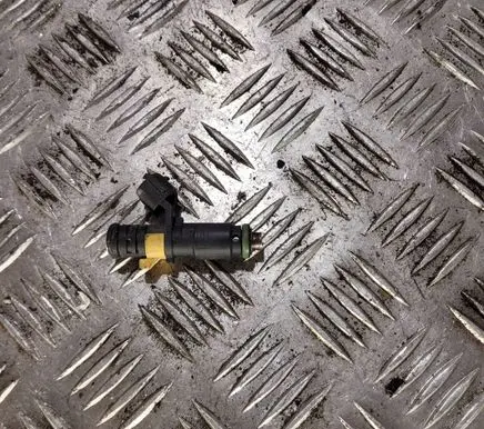 Volkswagen Jetta V Fuel injector 07K906031B