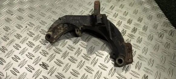 Gearbox mounting bracket