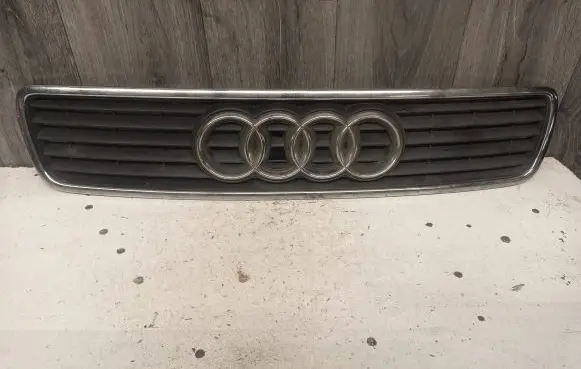 Audi A4 S4 B5 8D Front grill 8D0853651E