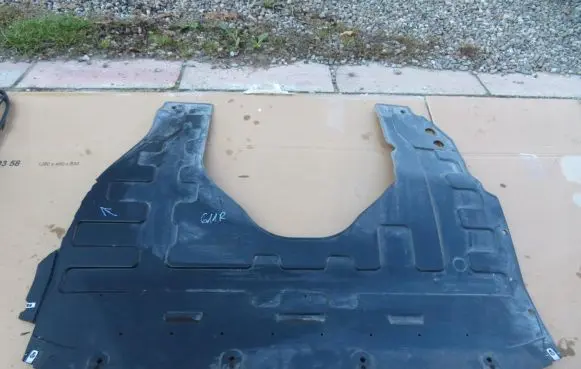 MG ZS Engine splash shield/under tray 10674366