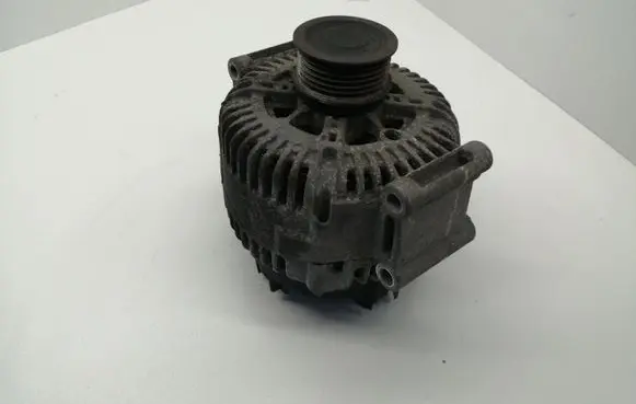 Audi A6 S6 C6 4F Generator/alternator 06E903016D TG16C014
