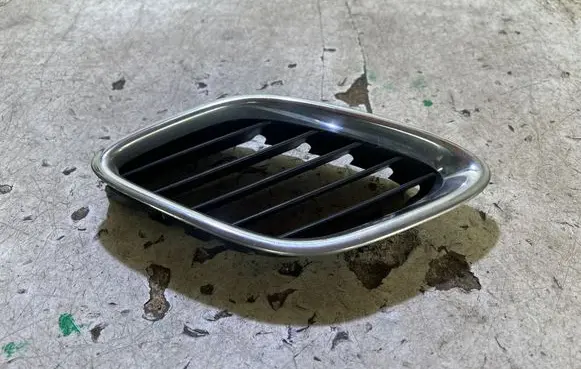 Saab 9-3 Ver2 Front bumper upper radiator grill 12787229