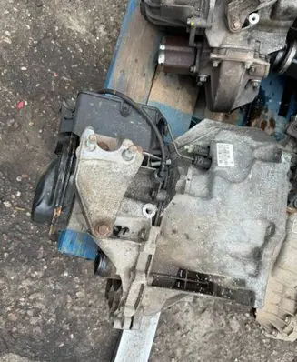 Ford Fiesta Manual 5 speed gearbox DV1R7002ABG