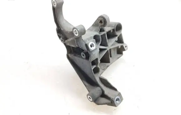 Volkswagen Touareg II Power steering pump mounting bracket 059145169AH