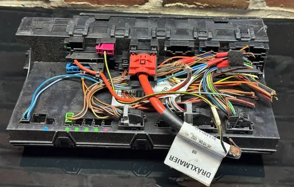 Mercedes-Benz E W211 Fuse module 2115459301 5DK00804729