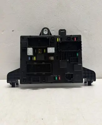 Opel Astra J Fuse module 365927271 1103500000 1110139AC