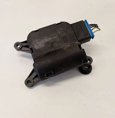 Volkswagen Touran I Air flap motor/actuator 0132801341