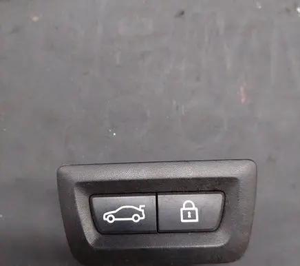 BMW 5 F10 F11 Tailgate/boot open switch button 9275121