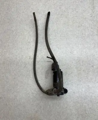 Volvo XC60 Windscreen/windshield washer pump 1007149 050716
