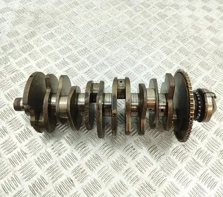 Volkswagen PASSAT B6 Crankshaft 03H105101 071105189D