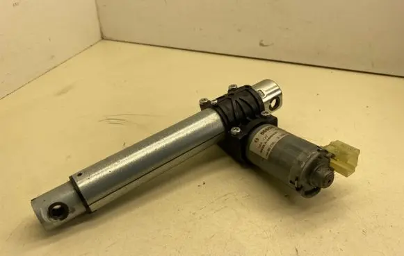 BMW 5 GT F07 Seat adjustment motor 9168757 151209F 0390204003