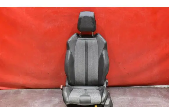 Peugeot 5008 Front driver seat 