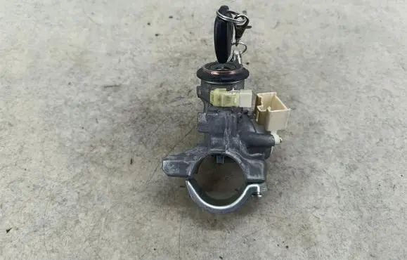 Toyota Auris 150 Ignition lock N0502638
