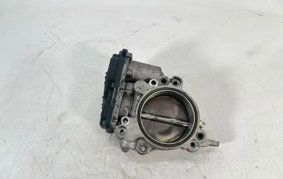 BMW 3 F30 F35 F31 Throttle valve 8623324