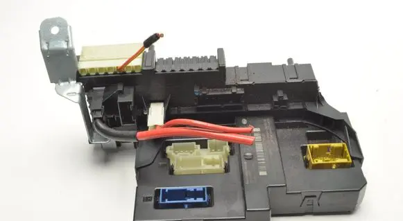 Mercedes-Benz C W204 Fuse box set 2044423500