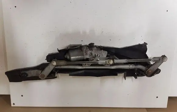 Mazda 6 Front wiper linkage and motor 1593001431