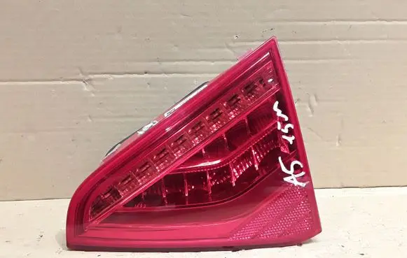 Audi A5 8T 8F Tailgate rear/tail lights 8T0945094C