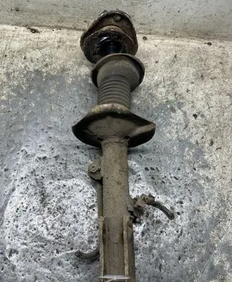 Toyota Avensis T250 Front shock absorber/damper
