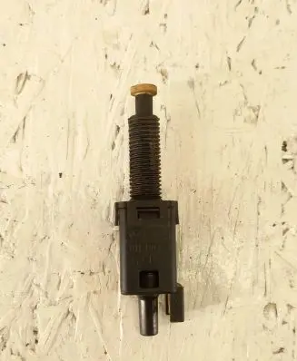 Audi A4 S4 B5 8D Brake pedal sensor switch 811907343B