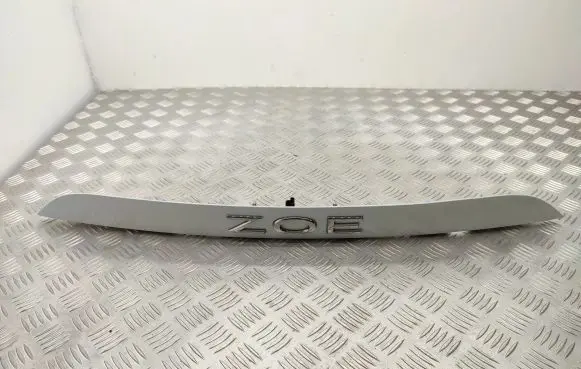Trunk door license plate light bar