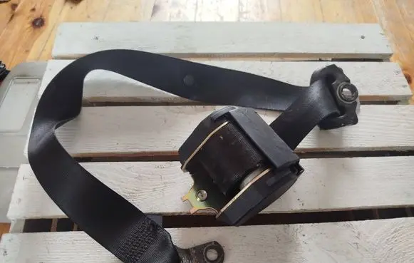 BMW 3 E46 Front seatbelt 8207955 0428116 481890060