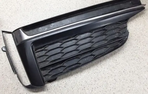 Audi A5 Front bumper lower grill 8W6807681F