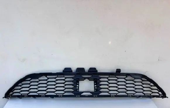 Dacia Sandero III Front bumper lower grill 622542623R